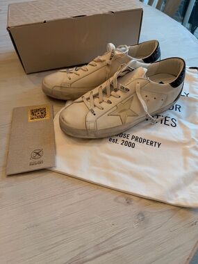 Golden Goose Superstar classic with spur